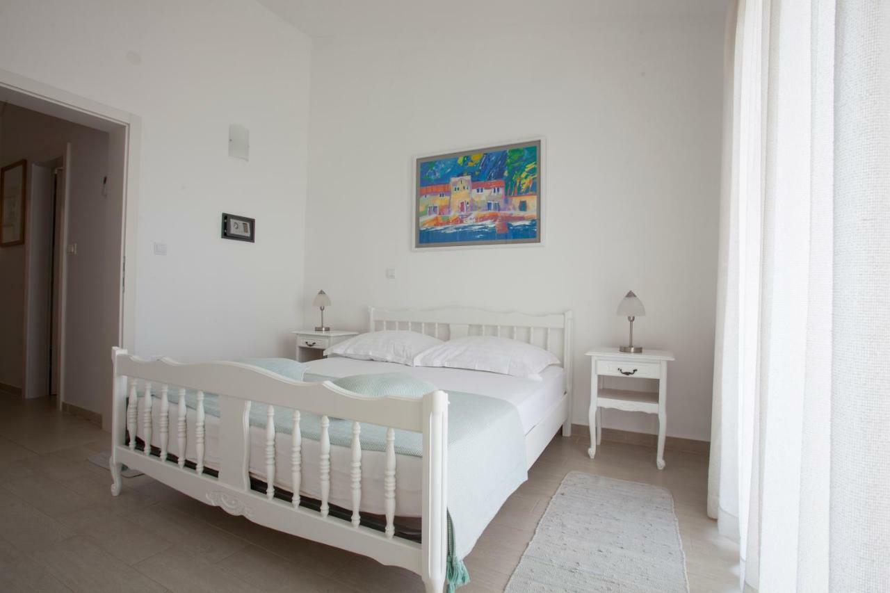 Apartments Aurelia Baska Voda Luaran gambar